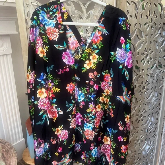 NWT JOHNNY WAS sognatore nero high low kaftan cover up in nero multi floral s/m - Picture 9 of 10